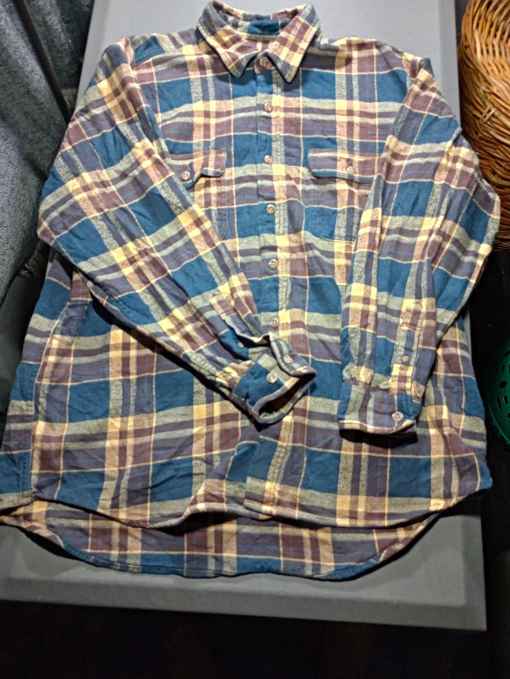 Field & Stream Flannel Button Up Shirt Men's Size XL Plaid Blue Brown Tan